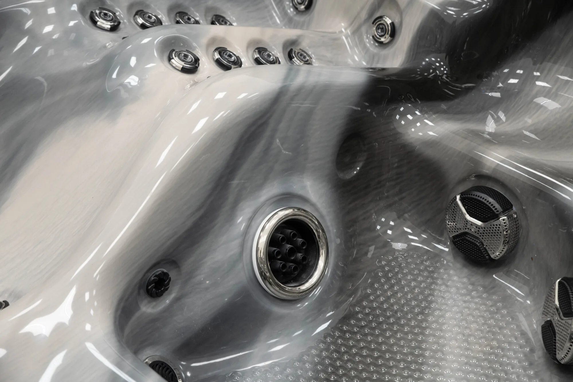 Refresh hot tub for sale from Platinum Spas