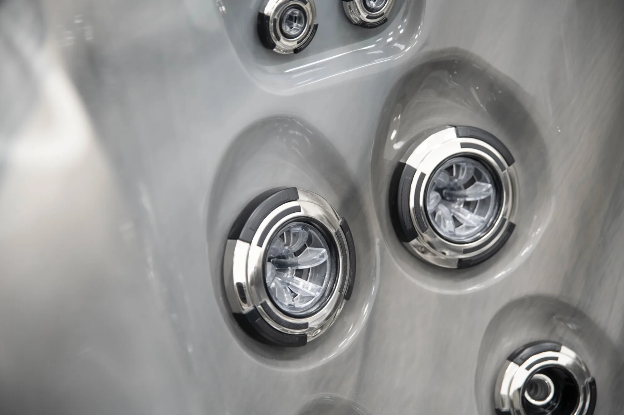 Refresh hot tub for sale from Platinum Spas