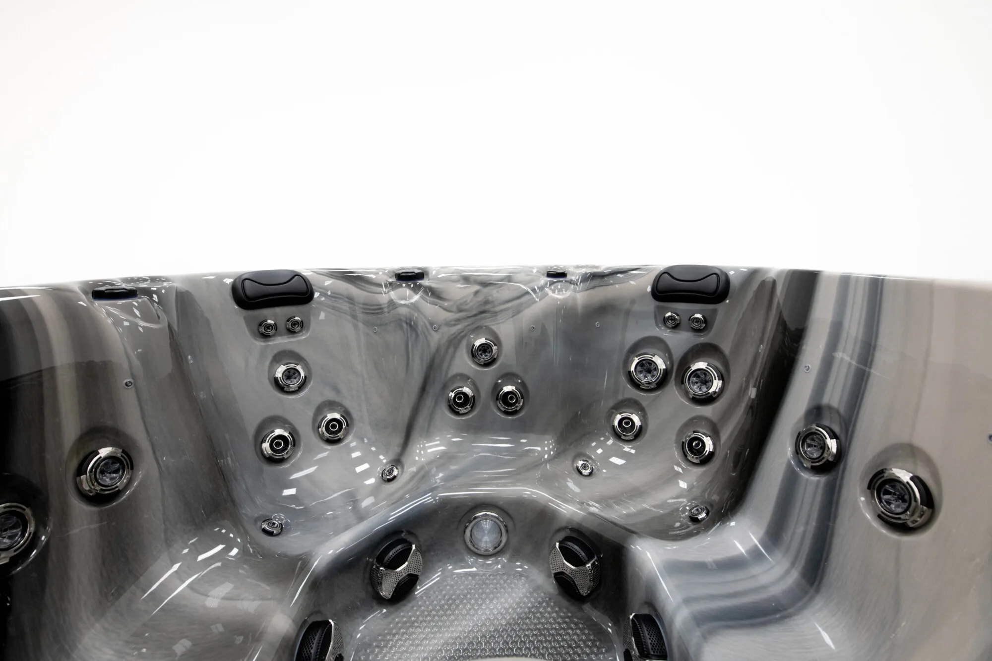 Refresh hot tub for sale from Platinum Spas