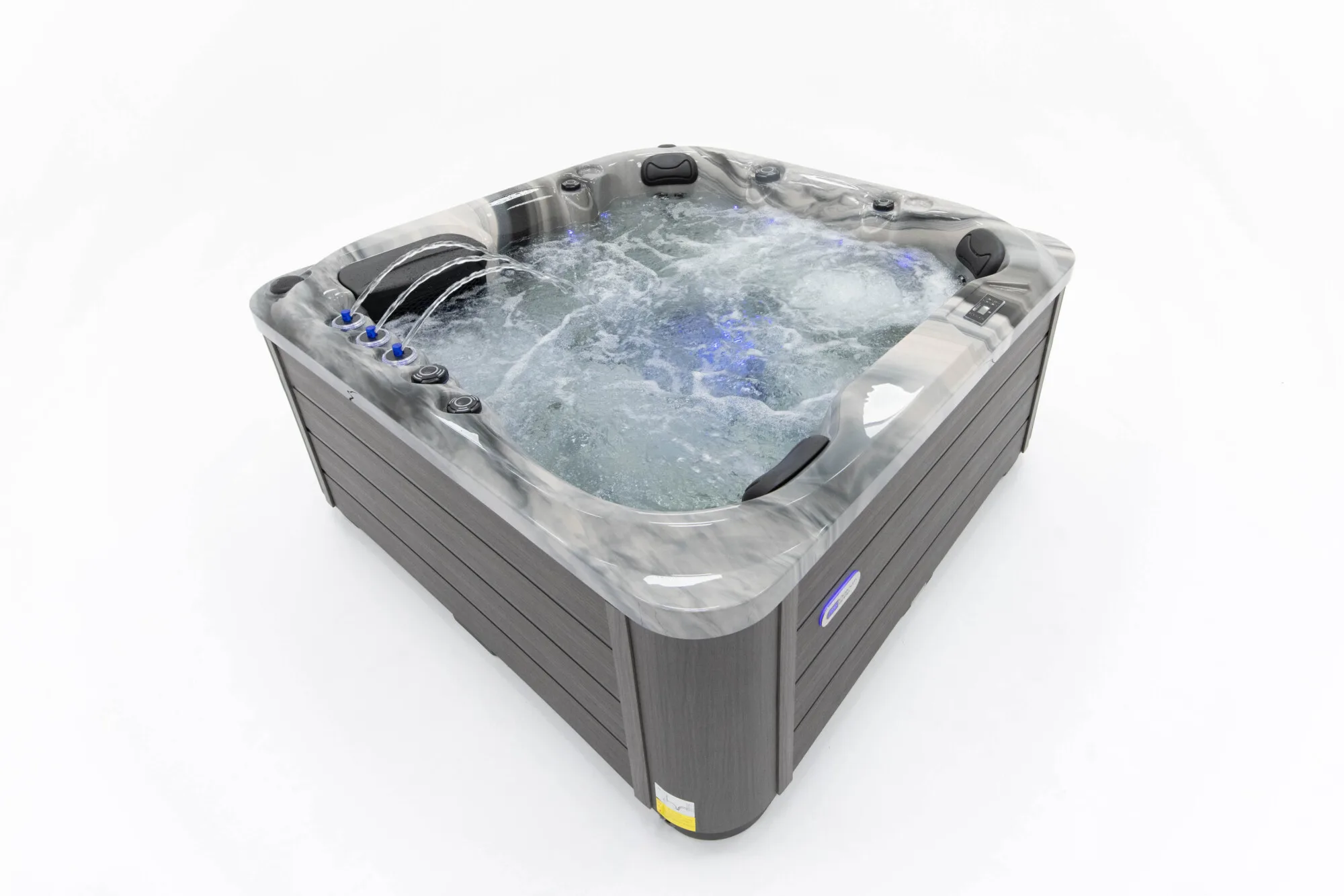 Refresh hot tub for sale from Platinum Spas
