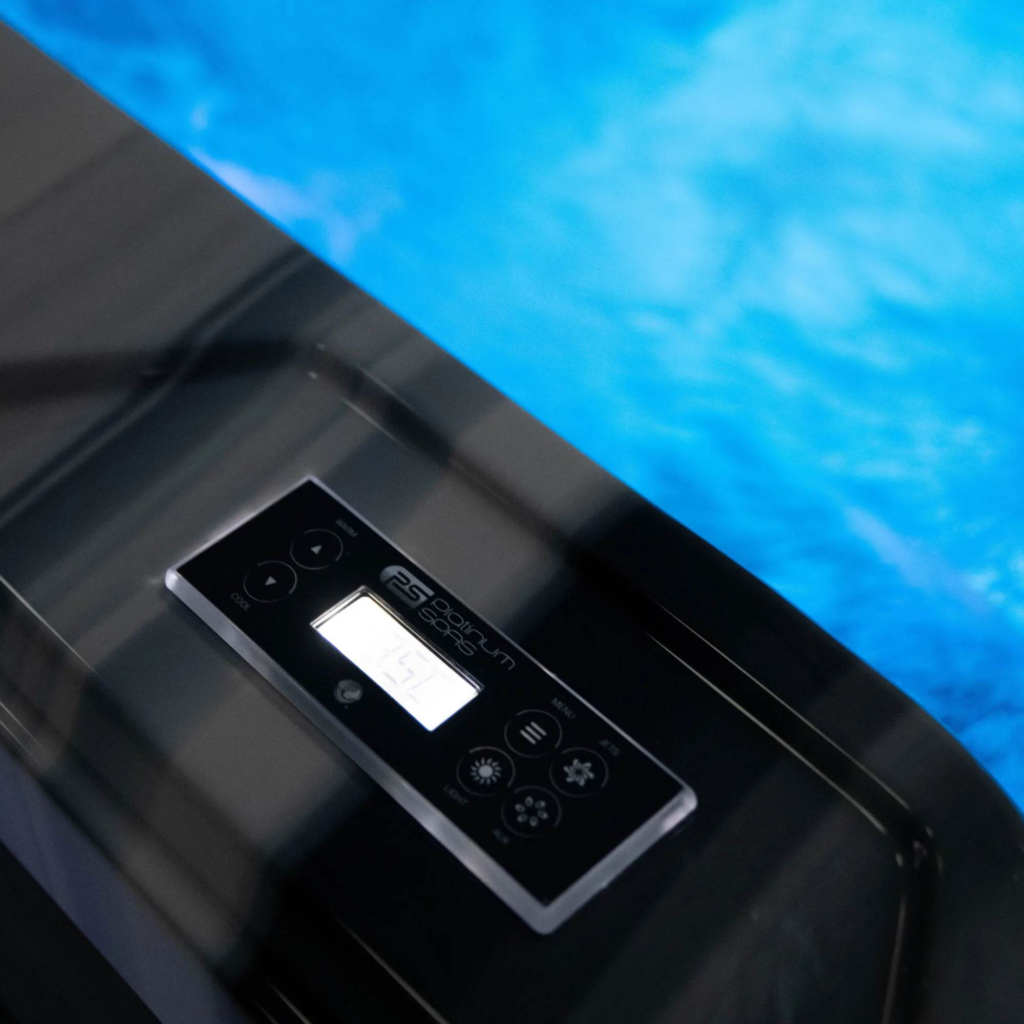 Refresh hot tub for sale from Platinum Spas