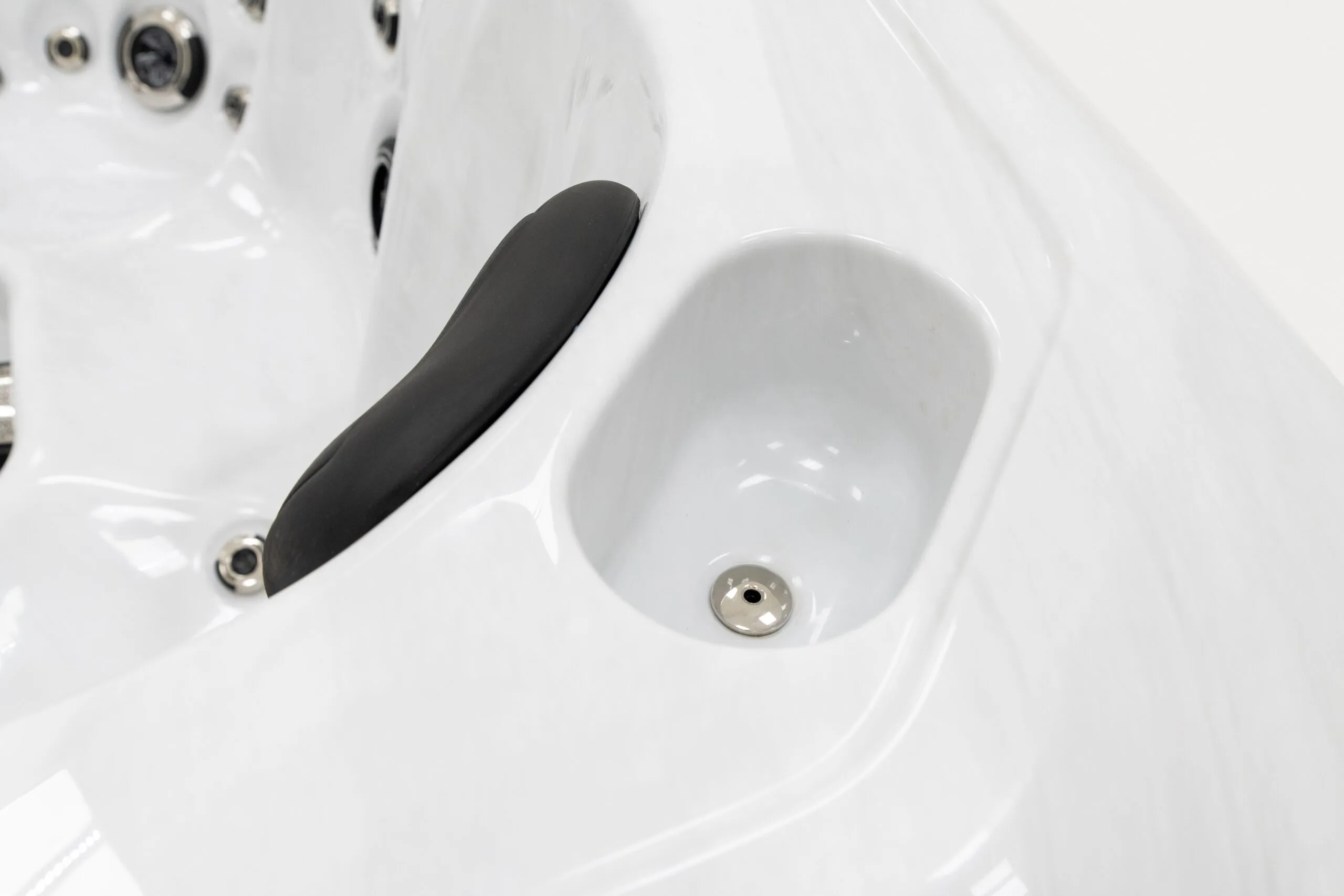 Tokyo hot tub for sale