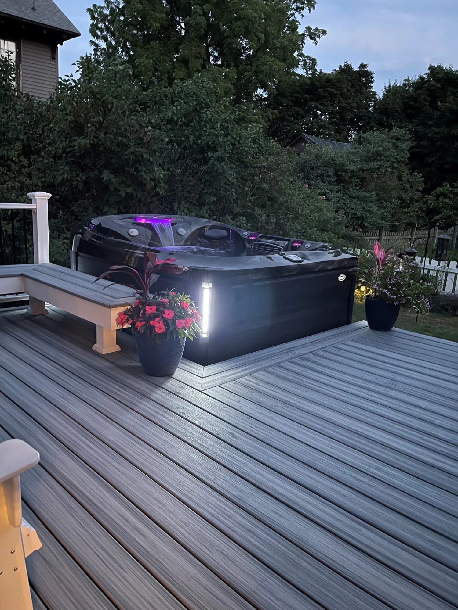 Jacuzzi J-475 hot tub for sale