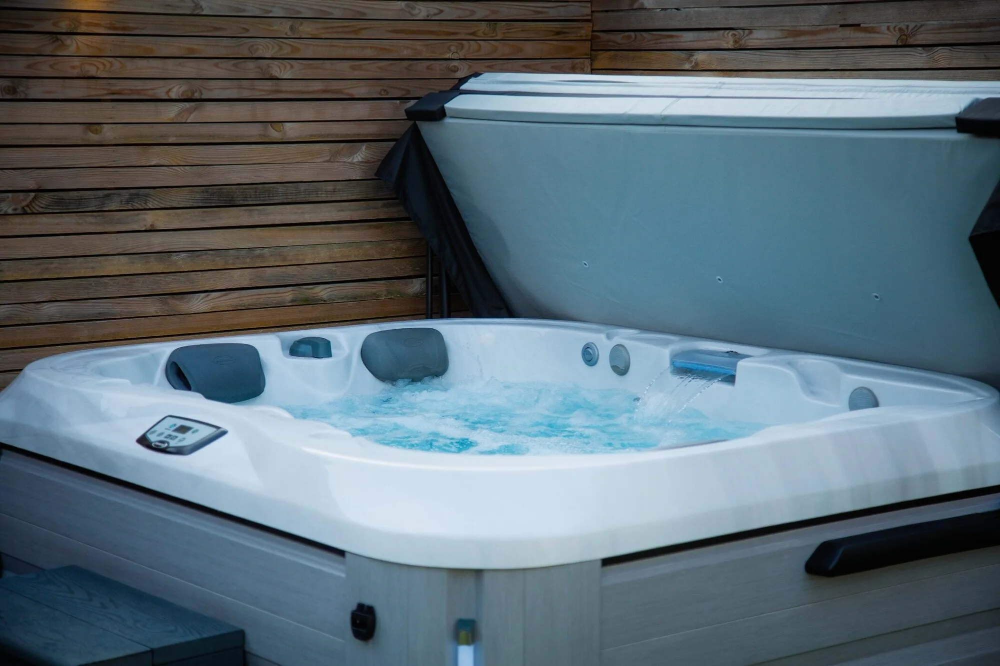 Jacuzzi J-315 hot tub for sale