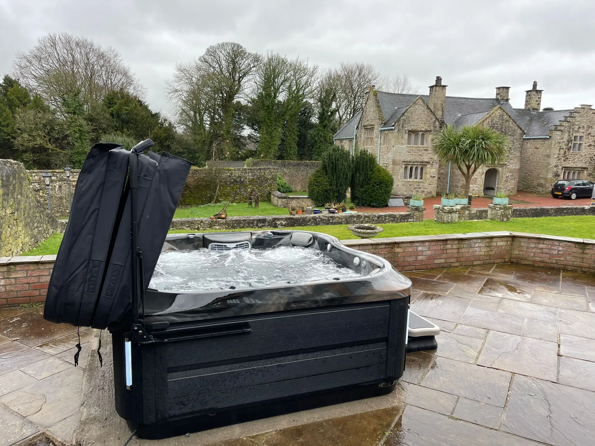 Jacuzzi J-335 hot tub for sale
