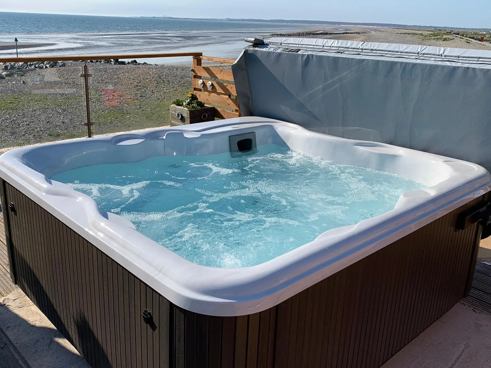 Jacuzzi® Lodge L - Image 5