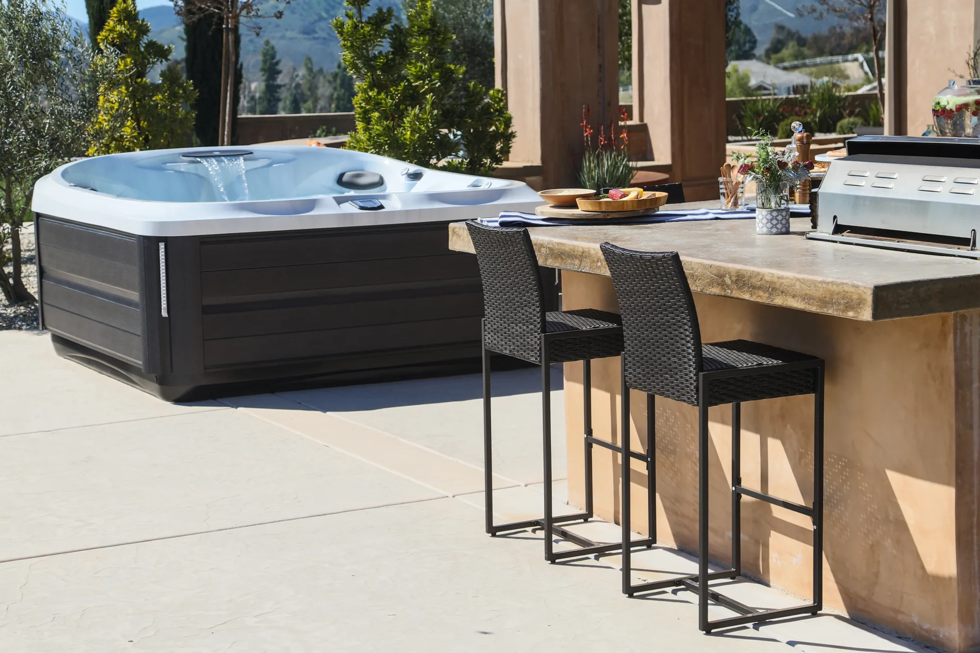 Jacuzzi J-475 hot tub for sale