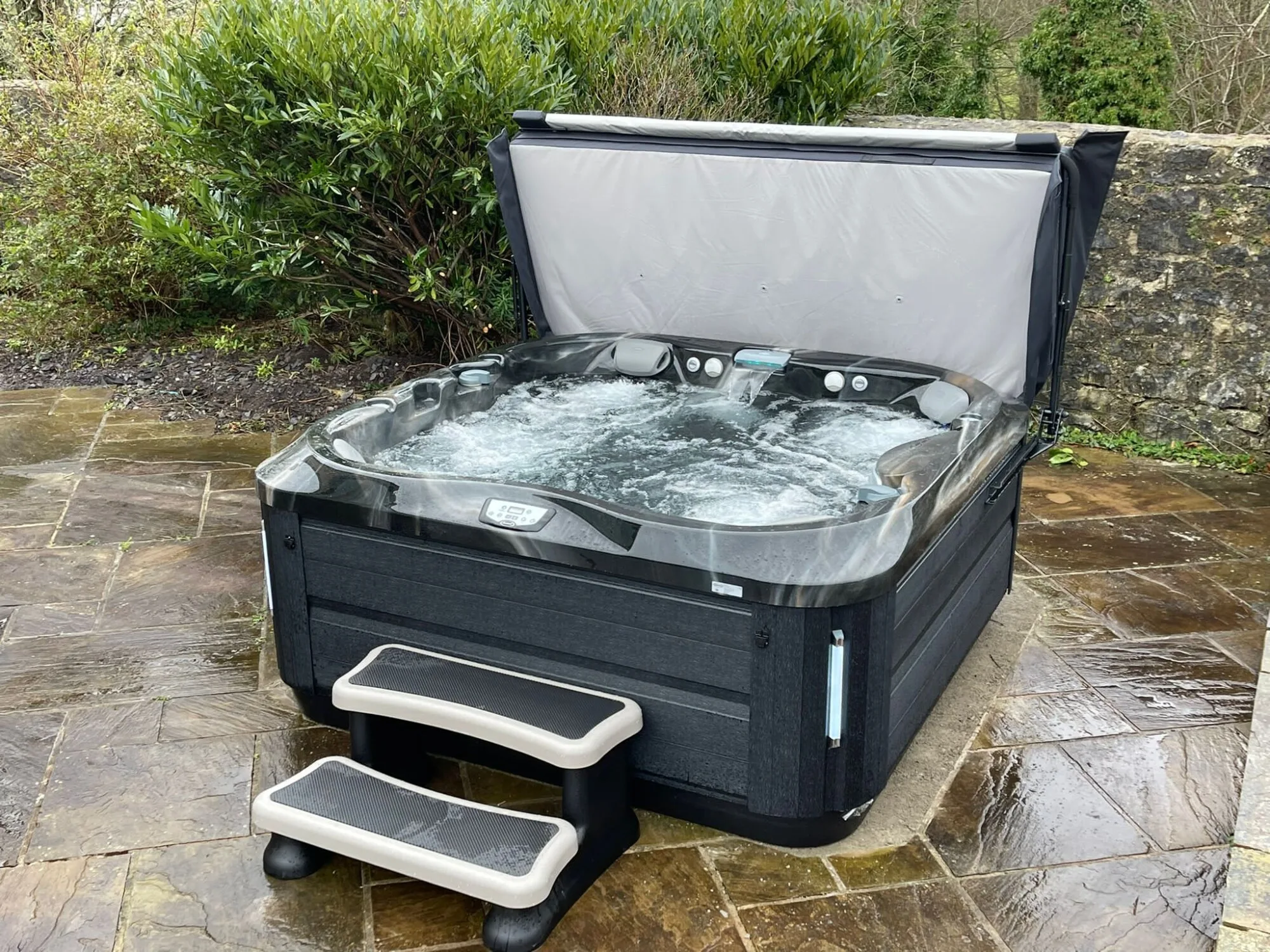 Jacuzzi J-335 hot tub for sale