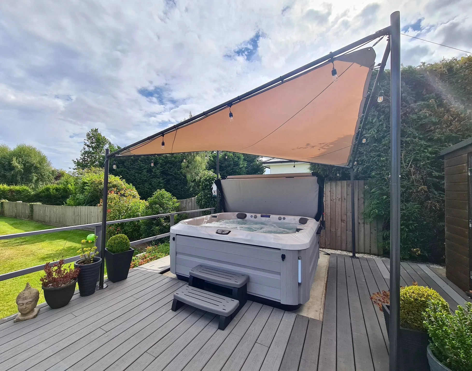 Jacuzzi J-375 hot tub for sale