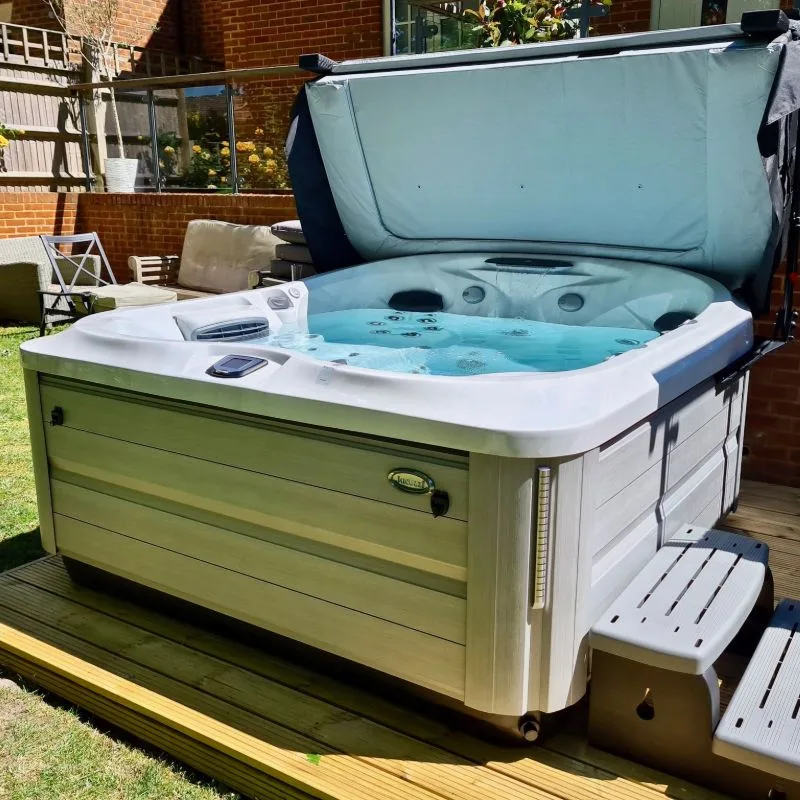 Hot tub for sale