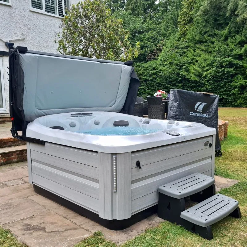 Hot tub for sale