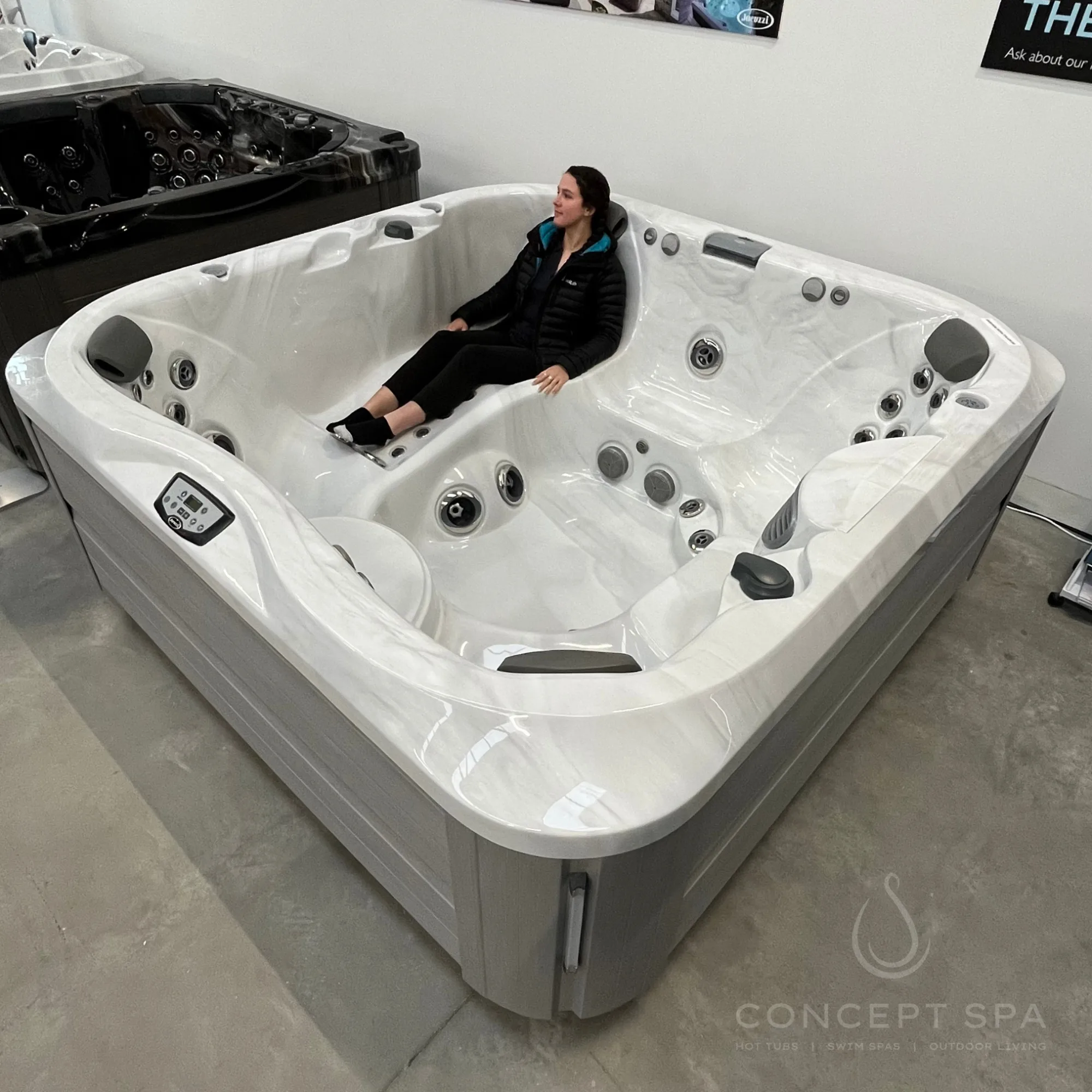 Jacuzzi J-375 hot tub for sale