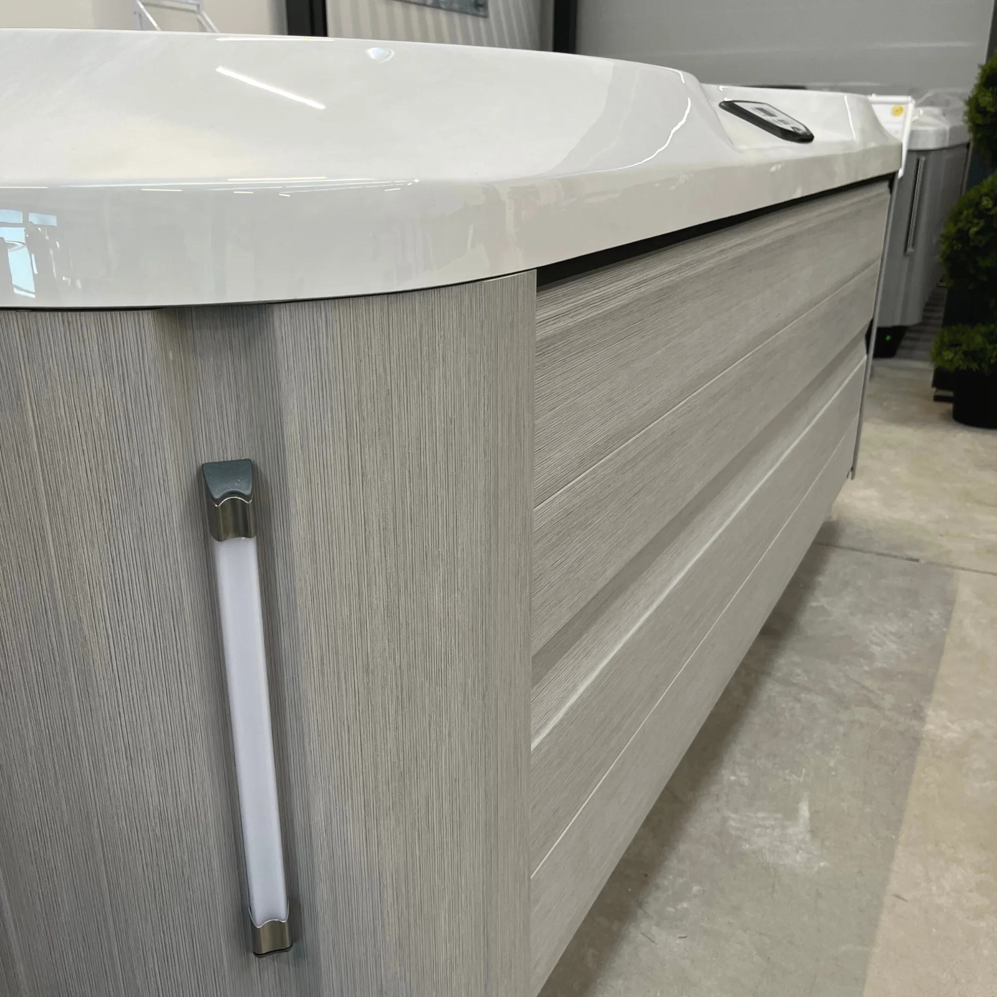 Jacuzzi J-375 hot tub for sale