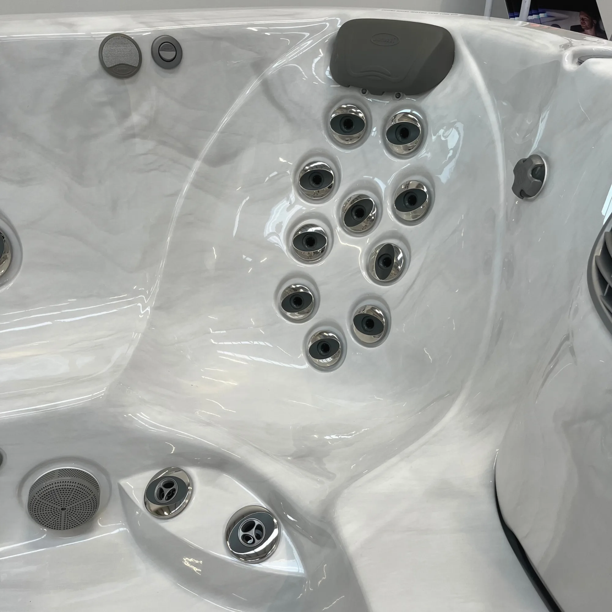 Jacuzzi J-375 hot tub for sale
