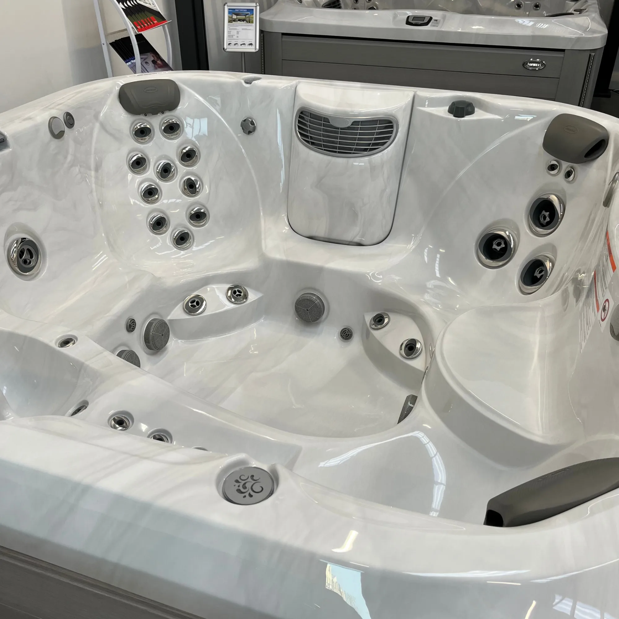 Jacuzzi J-375 hot tub for sale