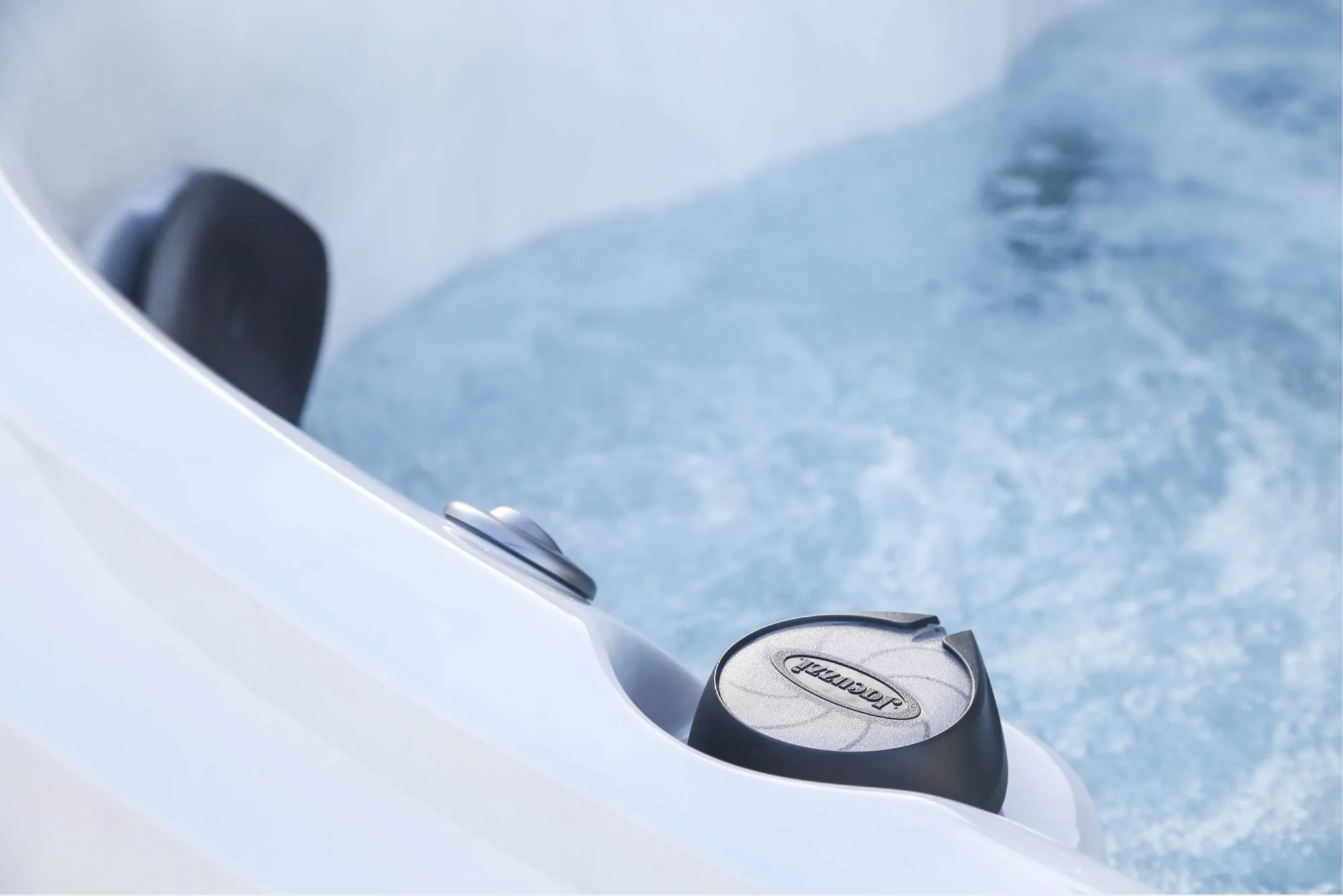 Jacuzzi J-400 features