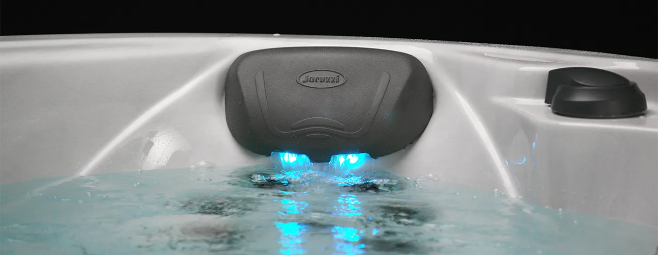 Jacuzzi J-300 features