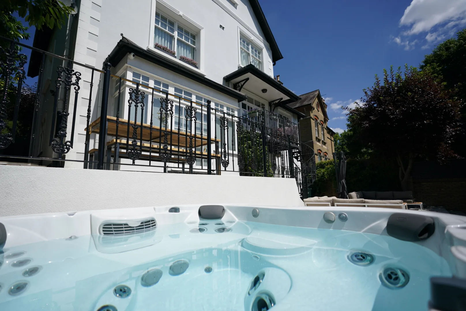 Jacuzzi J-335 hot tub for sale
