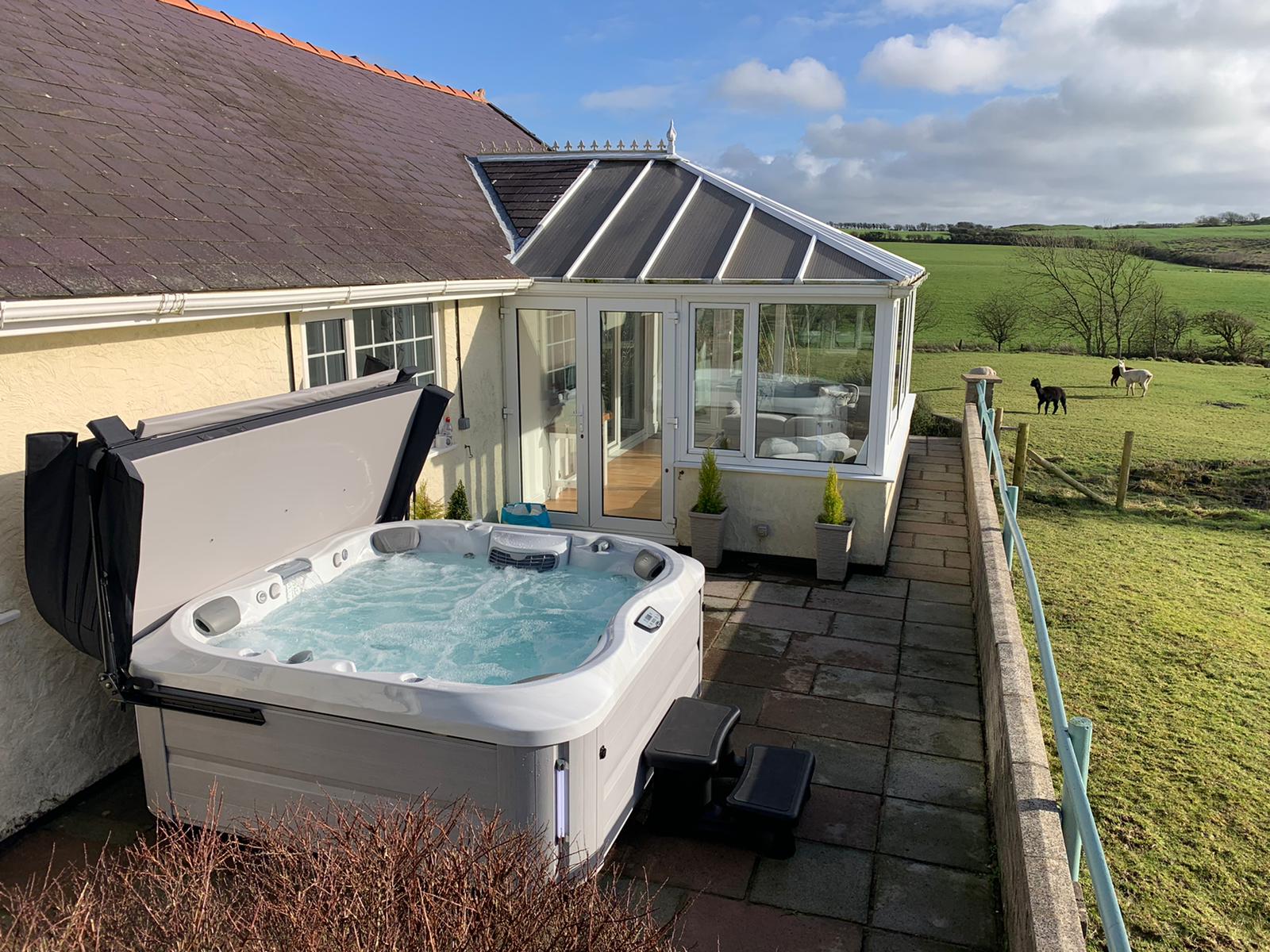 Jacuzzi J-335 hot tub for sale