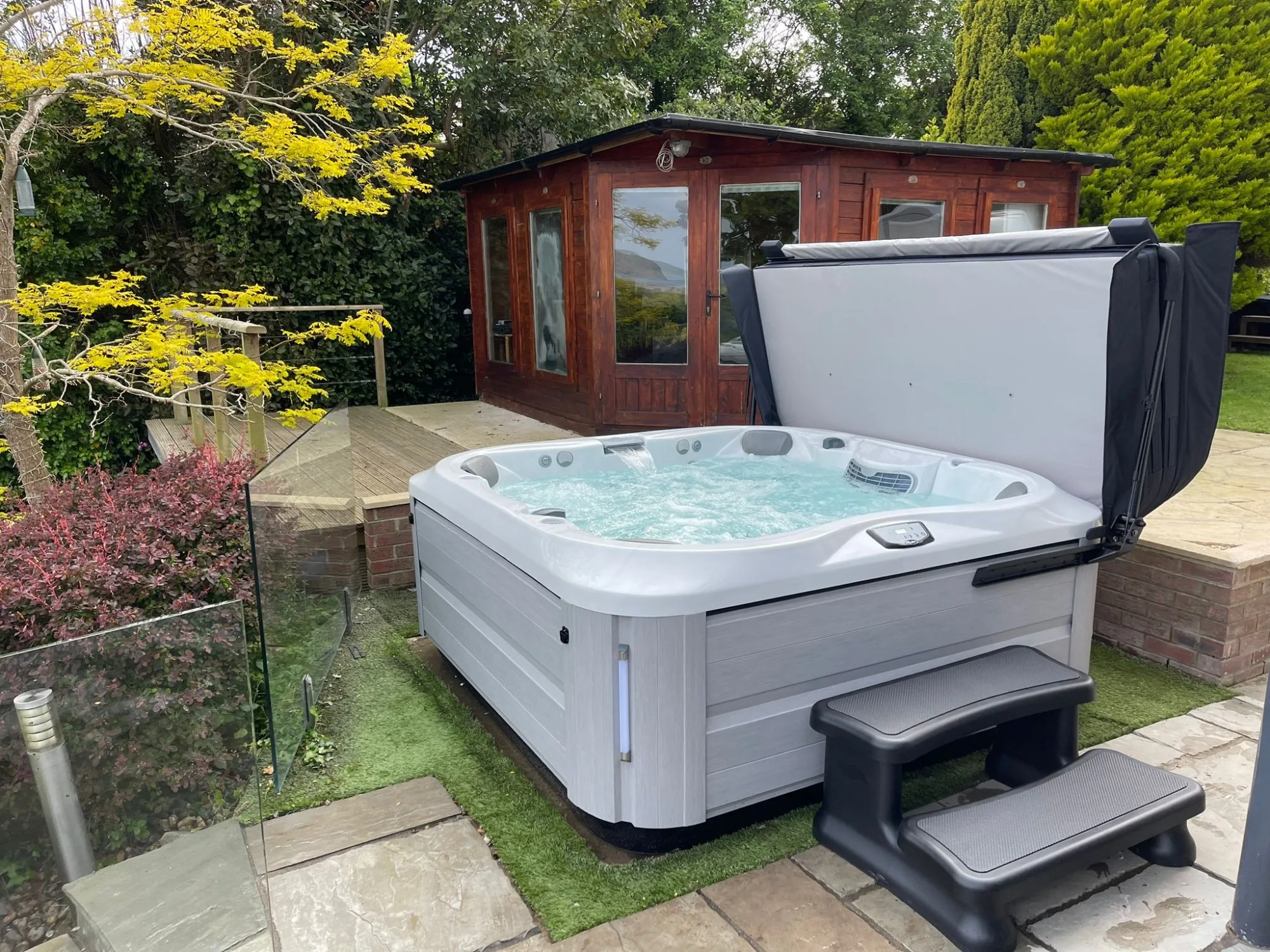 Jacuzzi J-345 hot tub for sale