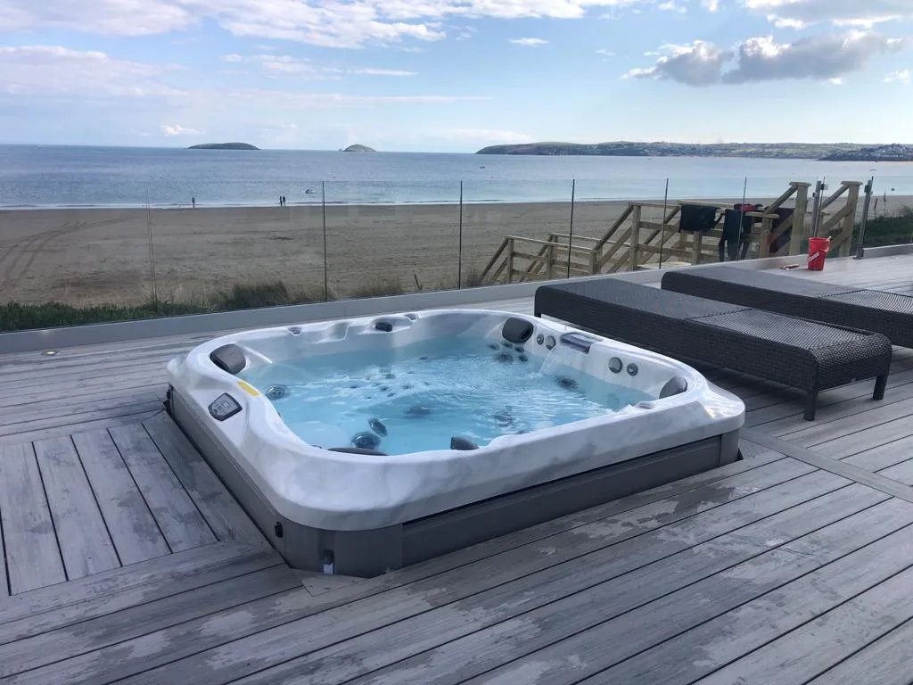 Jacuzzi J-335 hot tub for sale