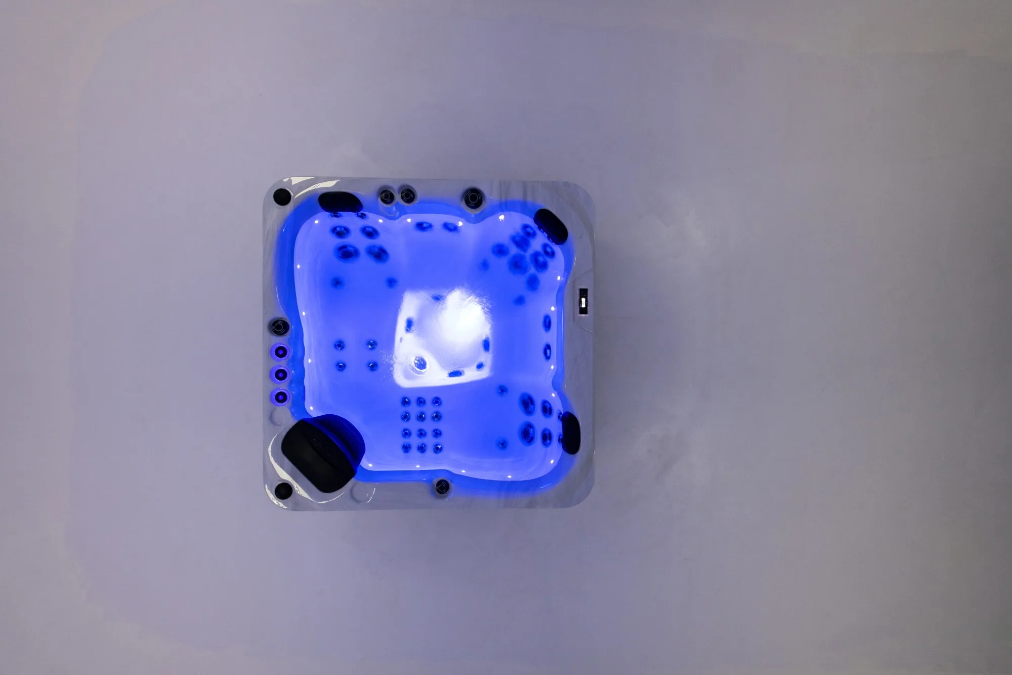 Happy Hot tub for sale from Platinum Spas