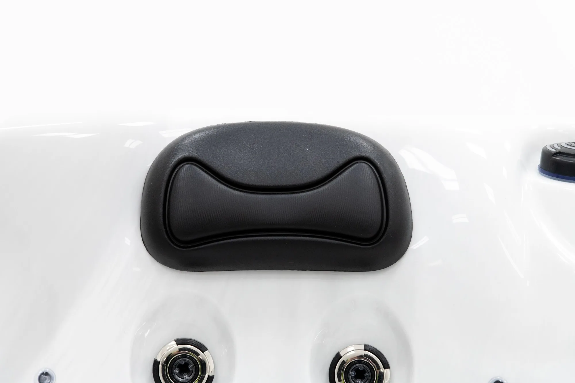 Happy Hot tub for sale from Platinum Spas