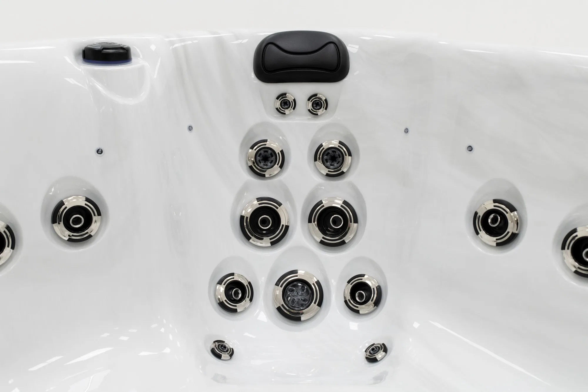 Happy Hot tub for sale from Platinum Spas
