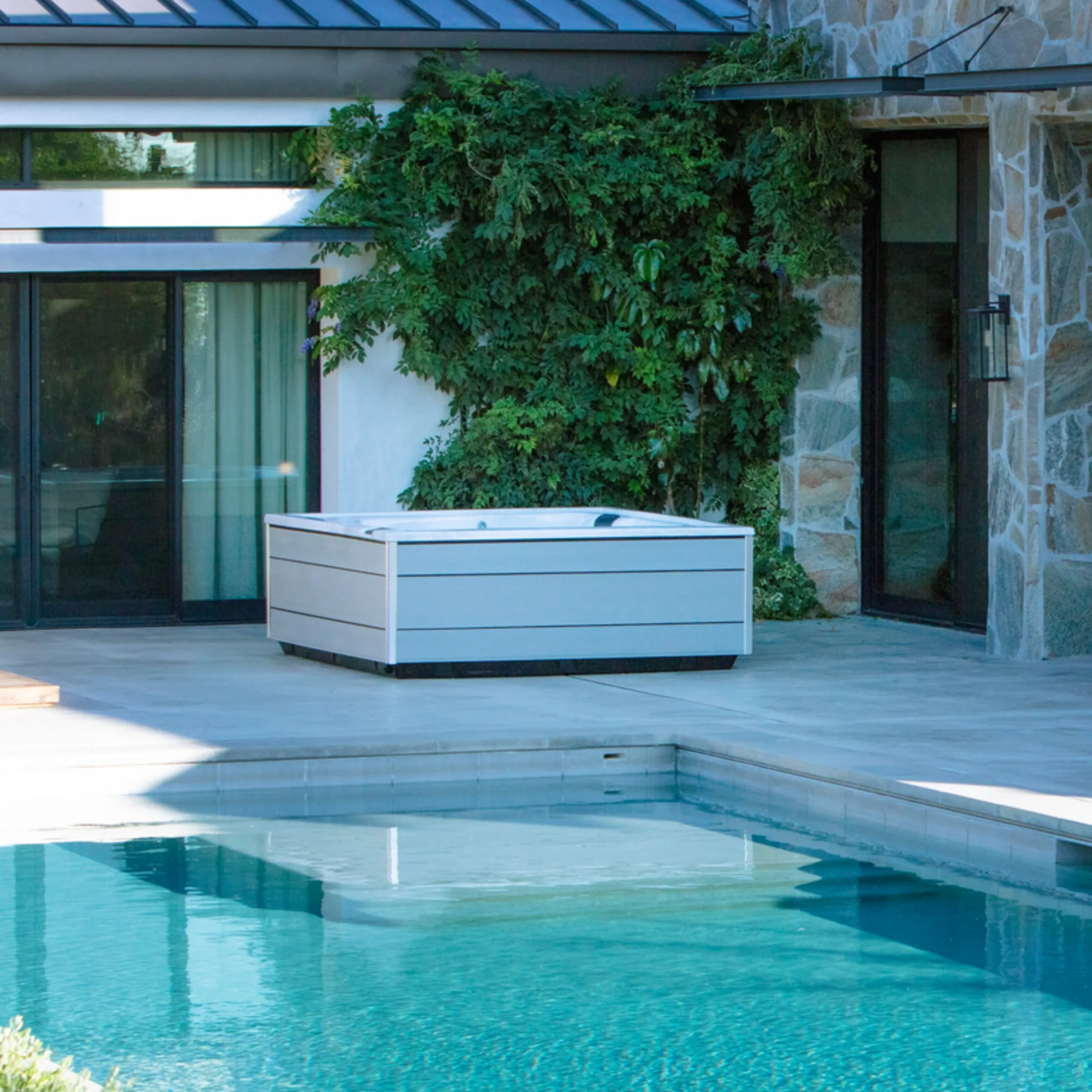 Jacuzzi JLX hot tub for sale
