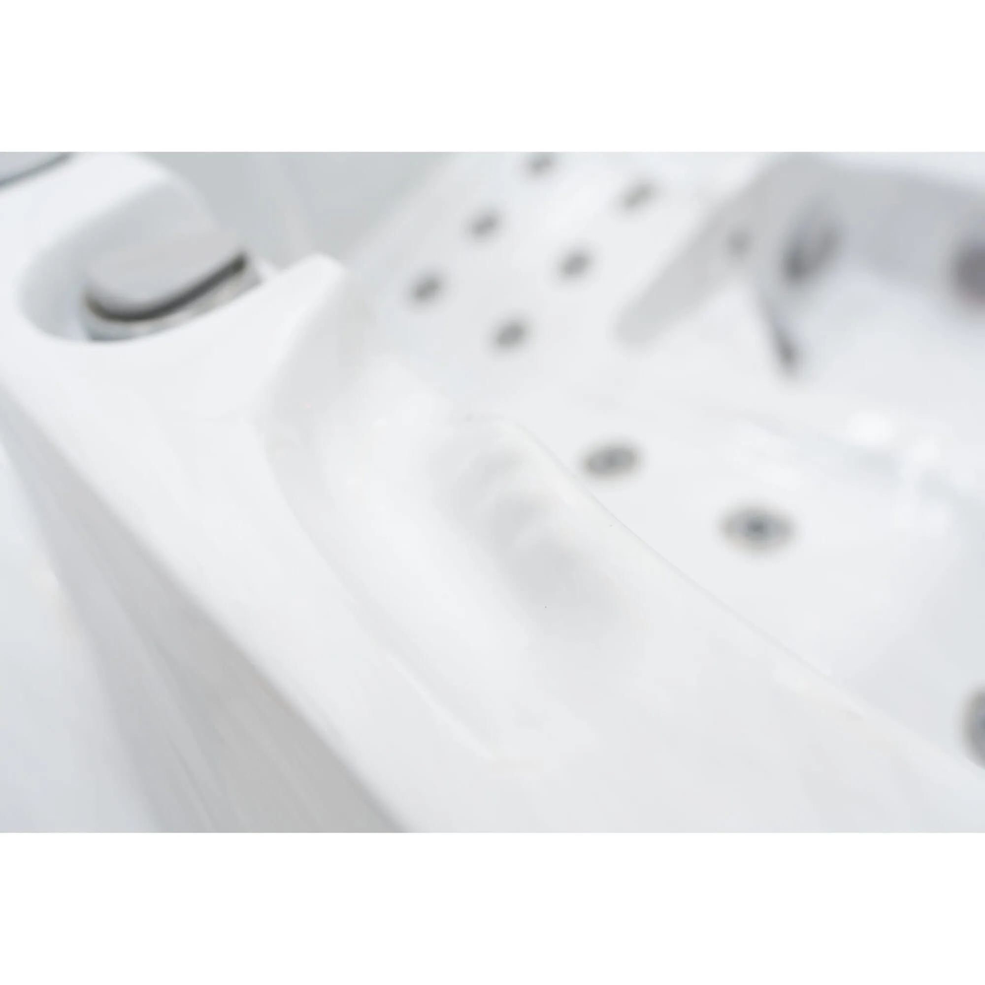 Cascade Aquasolus hot tub for sale