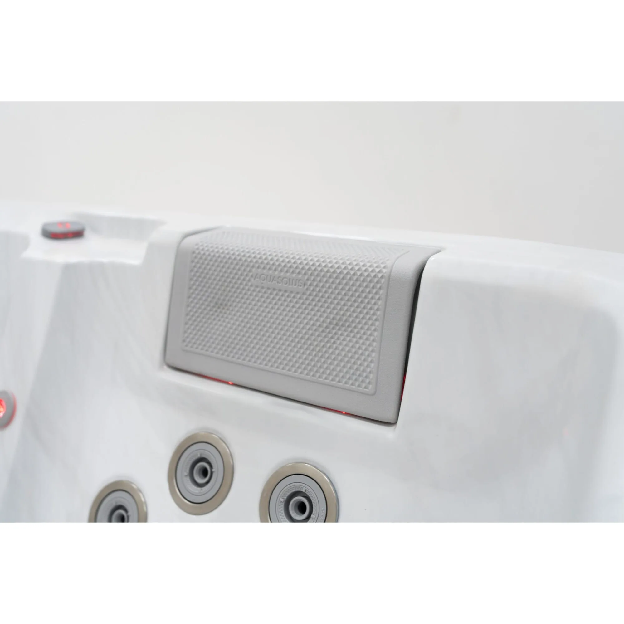 Aquasolus hot tub for sale