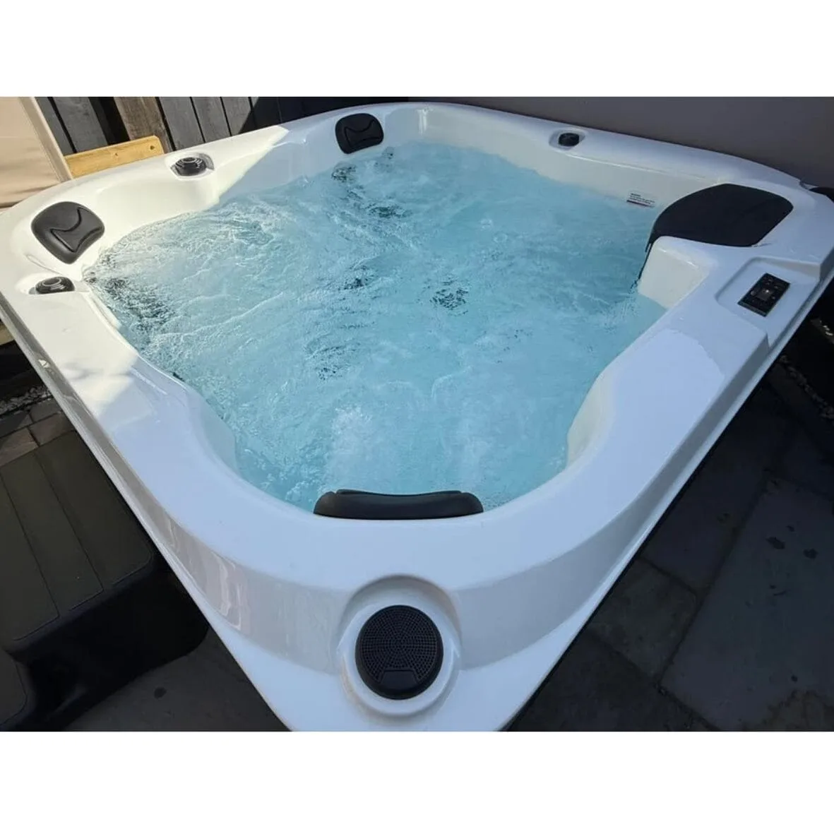 Reims hot tub by Platinum Spas for sale